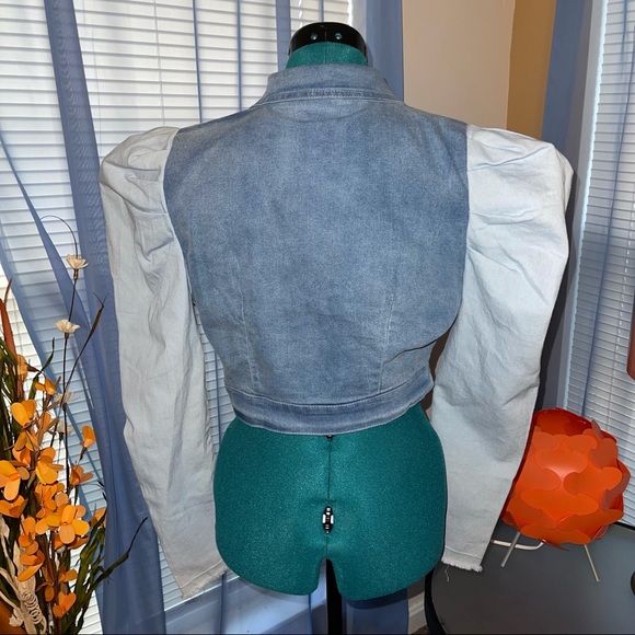 Women’s Puffy Sleeves Cropped Denim Jacket - Picture 3 of 5